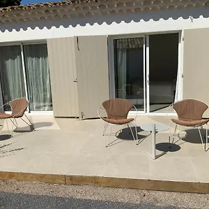 De La Dame Bed & Breakfast